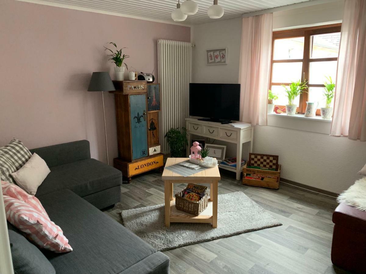 Ferienwohnung Sambachhaus Гляйсцеллен-Гляйсгорбах Екстер'єр фото